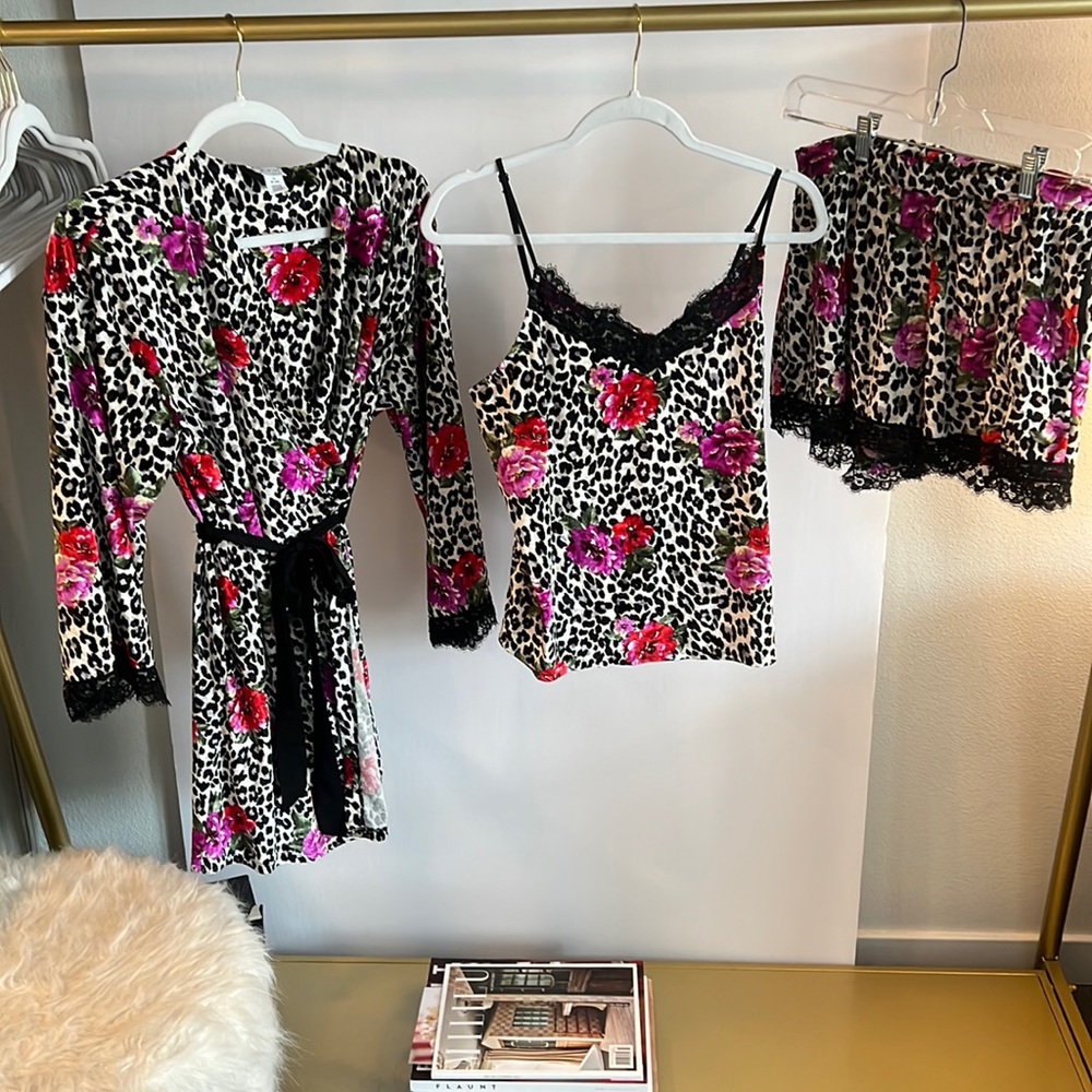 Sofia Vergara Pajama Set